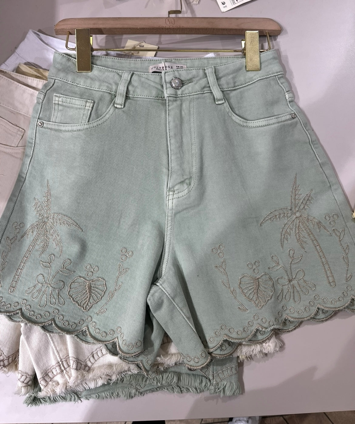 short en jeans broderie