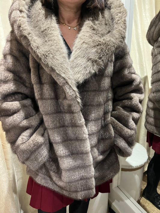 Manteau fausse fourrure